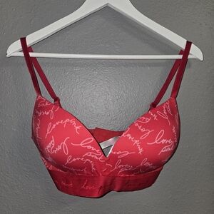 PINK Victoria's Secret Wear Everywhere Wireless Pushup Bra Size 34DD